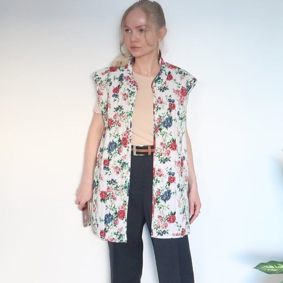 Rare Country Store Quilted Floral Open-front Vest